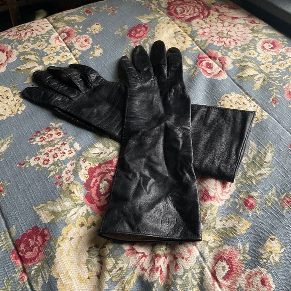 Vintage 1950s Black Leather Gloves Made by Regency for Alexander’s Brand.7 1/2 - Picture 8 of 8